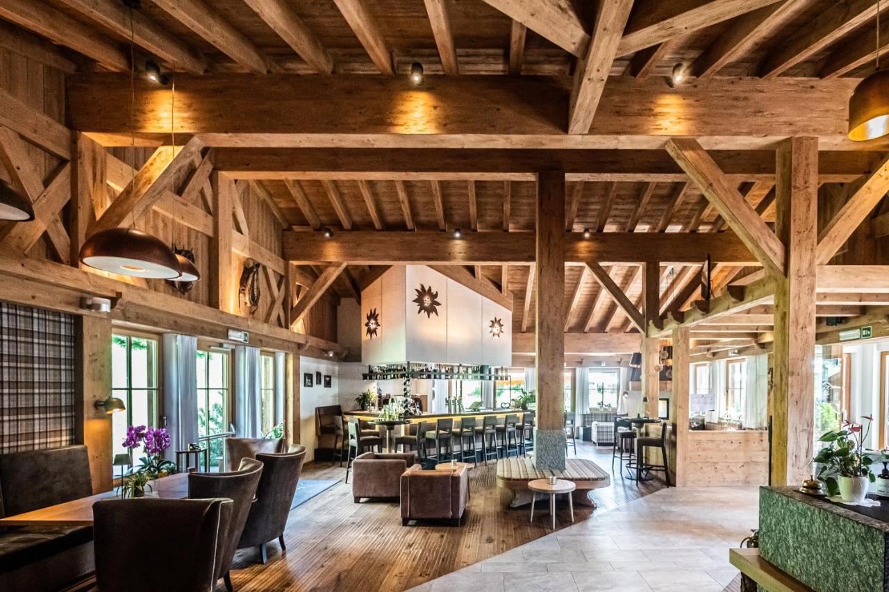 Hotel & Chalets Edelweiss Madonna  ภายนอก รูปภาพ