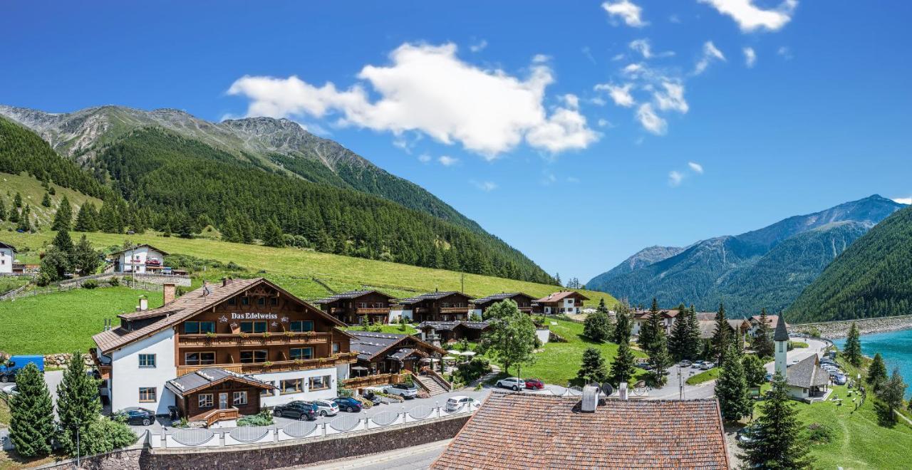 Hotel & Chalets Edelweiss Madonna  ภายนอก รูปภาพ