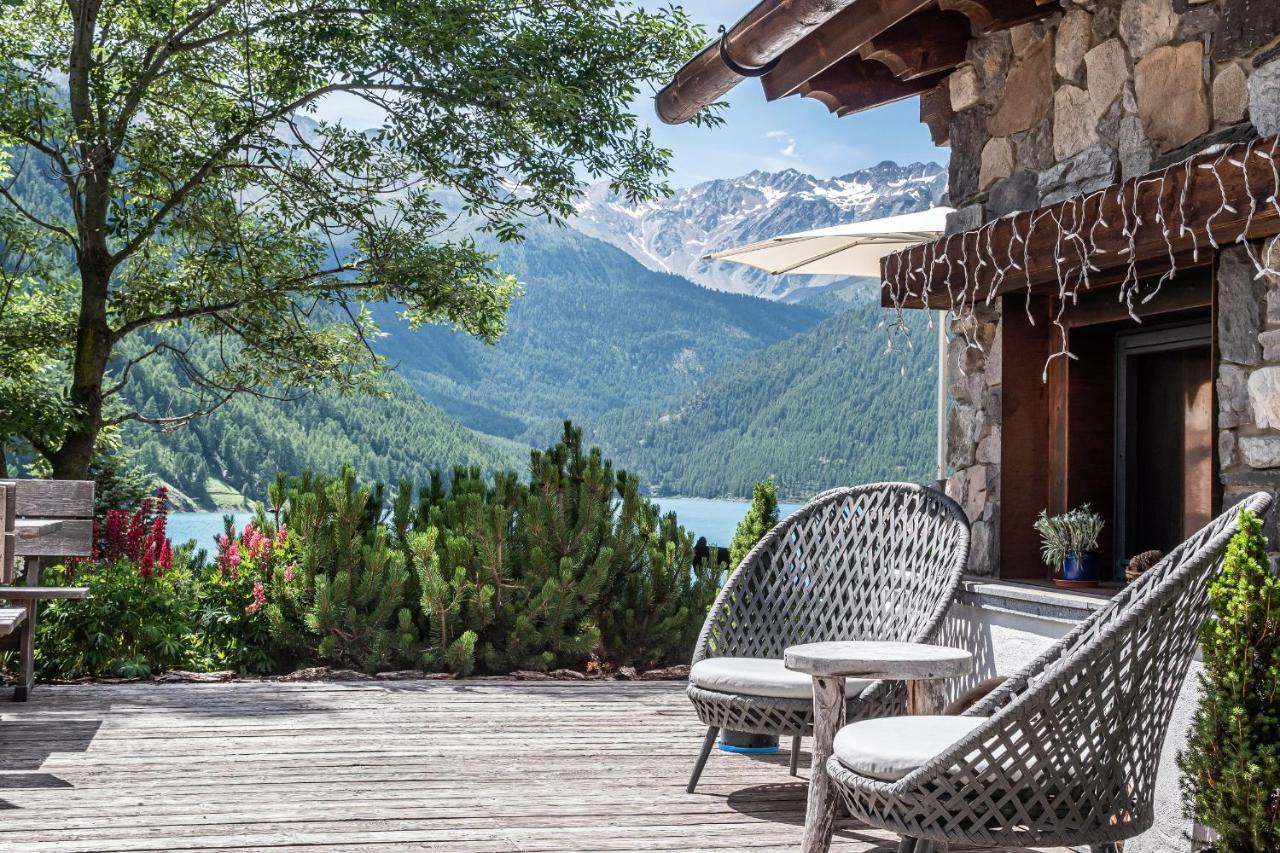 Hotel & Chalets Edelweiss Madonna  ภายนอก รูปภาพ