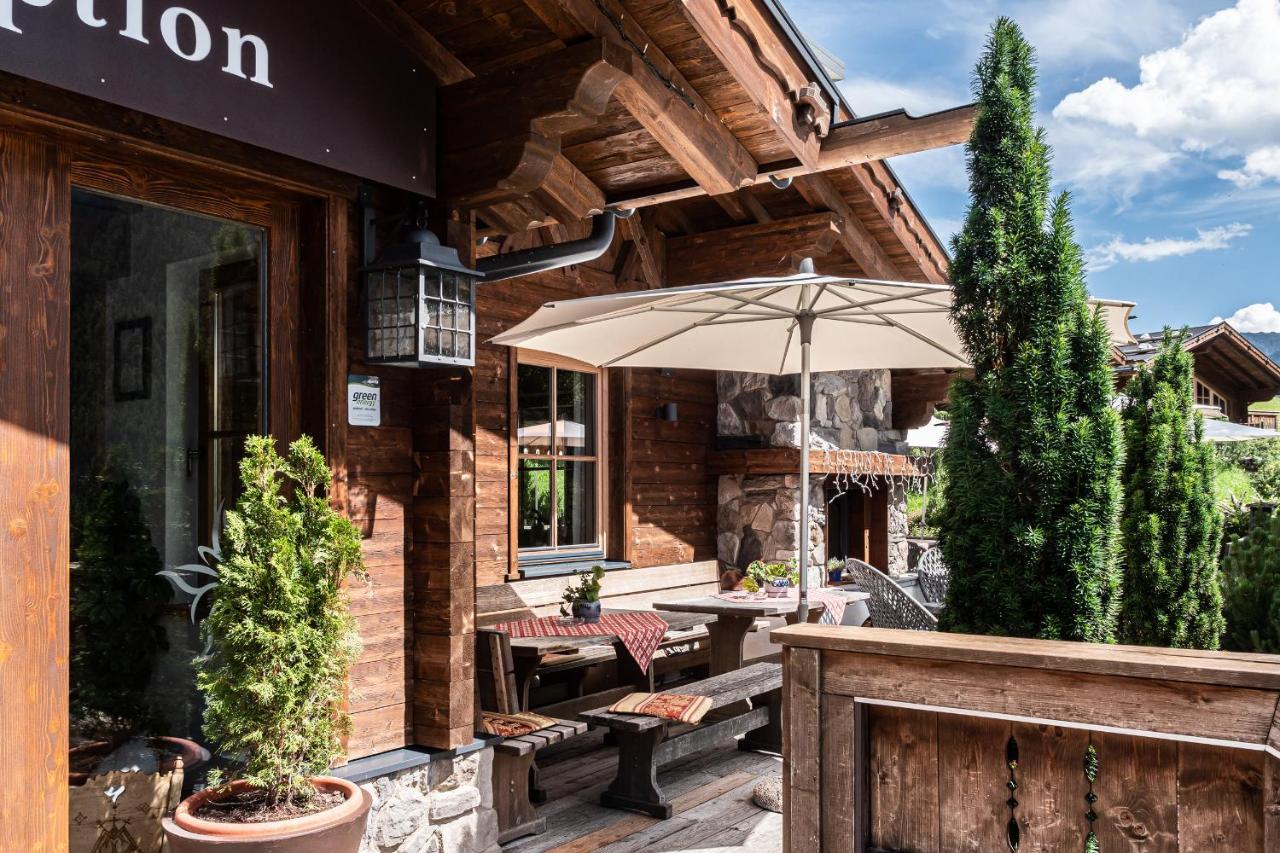 Hotel & Chalets Edelweiss Madonna  ภายนอก รูปภาพ