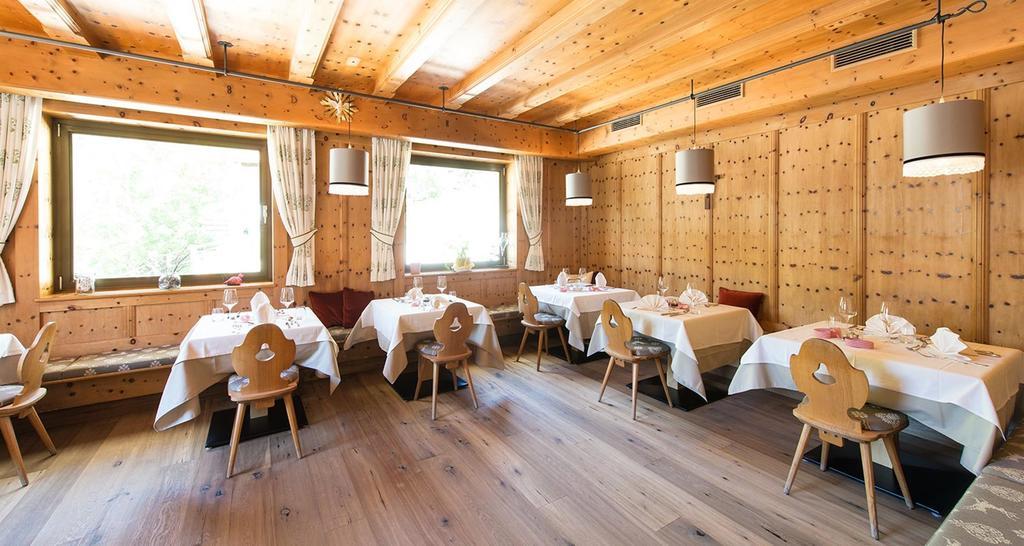 Hotel & Chalets Edelweiss Madonna  ภายนอก รูปภาพ