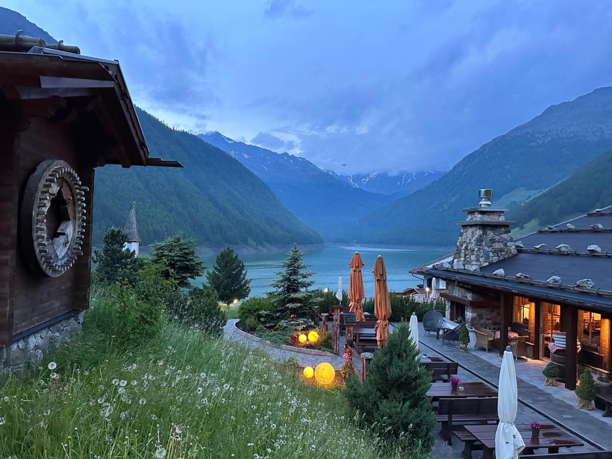 Hotel & Chalets Edelweiss Madonna  ภายนอก รูปภาพ