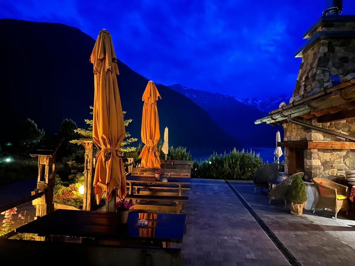 Hotel & Chalets Edelweiss Madonna  ภายนอก รูปภาพ