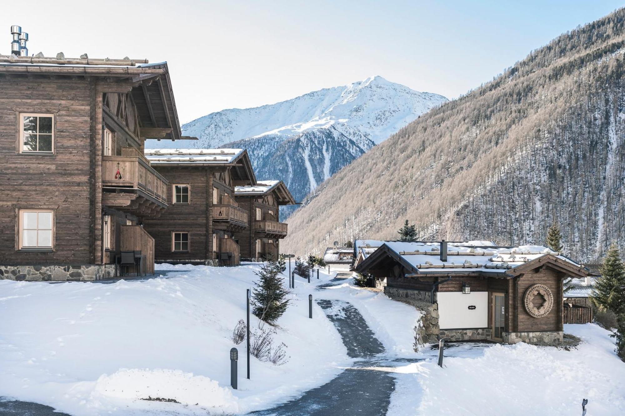 Hotel & Chalets Edelweiss Madonna  ภายนอก รูปภาพ