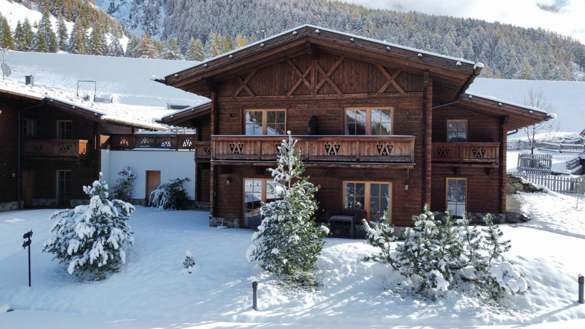 Hotel & Chalets Edelweiss Madonna  ภายนอก รูปภาพ