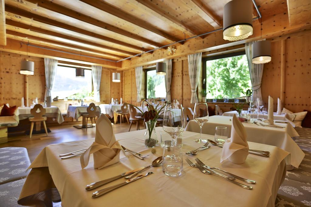 Hotel & Chalets Edelweiss Madonna  ภายนอก รูปภาพ