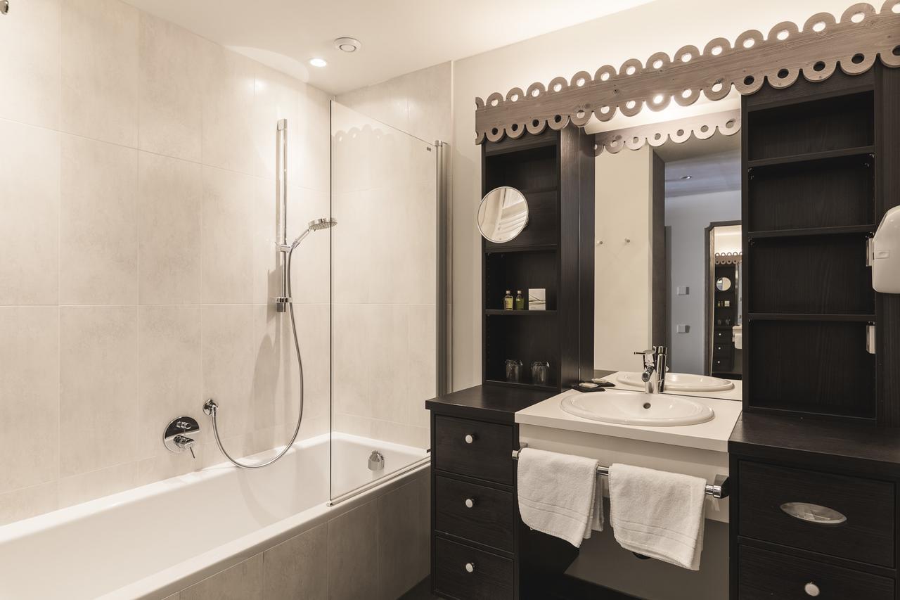 Hotel & Chalets Edelweiss Madonna  ภายนอก รูปภาพ